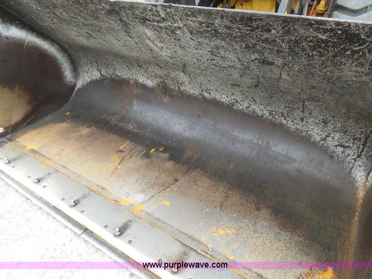 image for item L2000 New Holland 130TC wheel loader