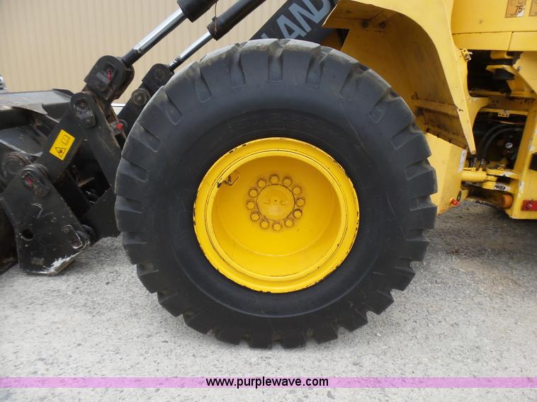 image for item L2000 New Holland 130TC wheel loader