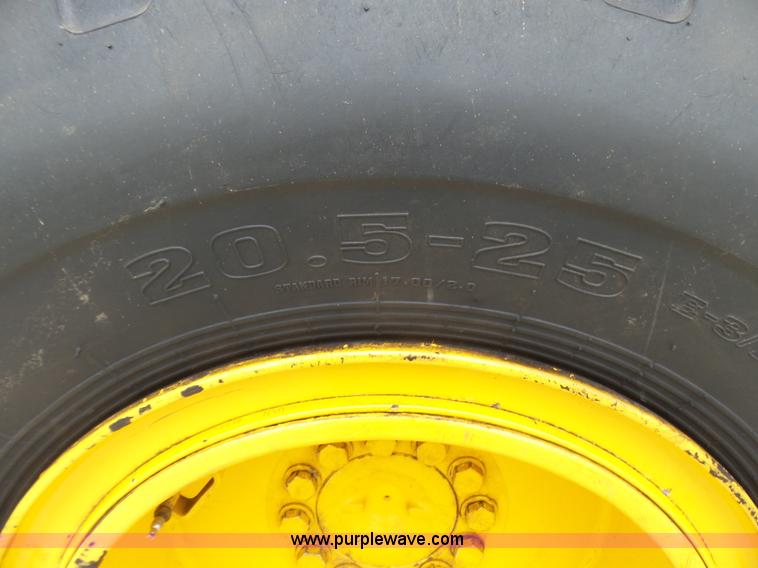 image for item L2000 New Holland 130TC wheel loader