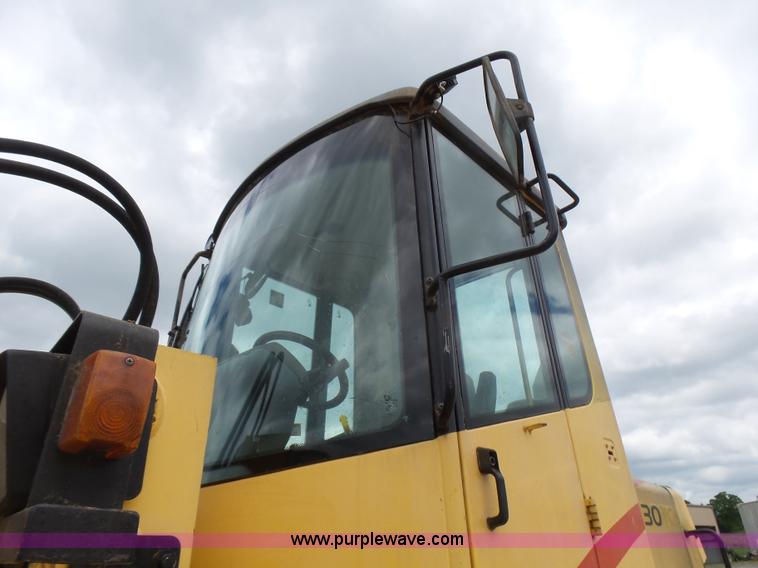 image for item L2000 New Holland 130TC wheel loader