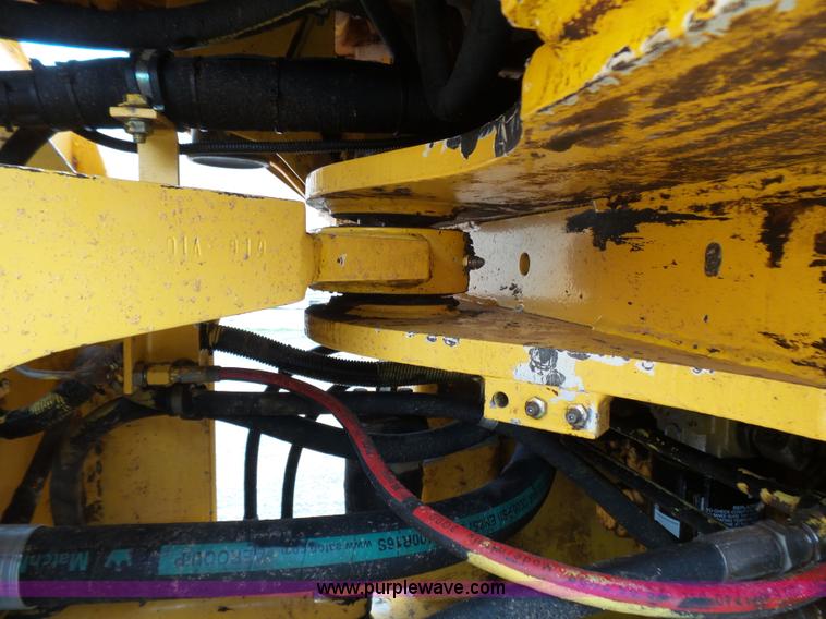 image for item L2000 New Holland 130TC wheel loader