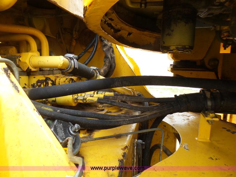 image for item L2000 New Holland 130TC wheel loader