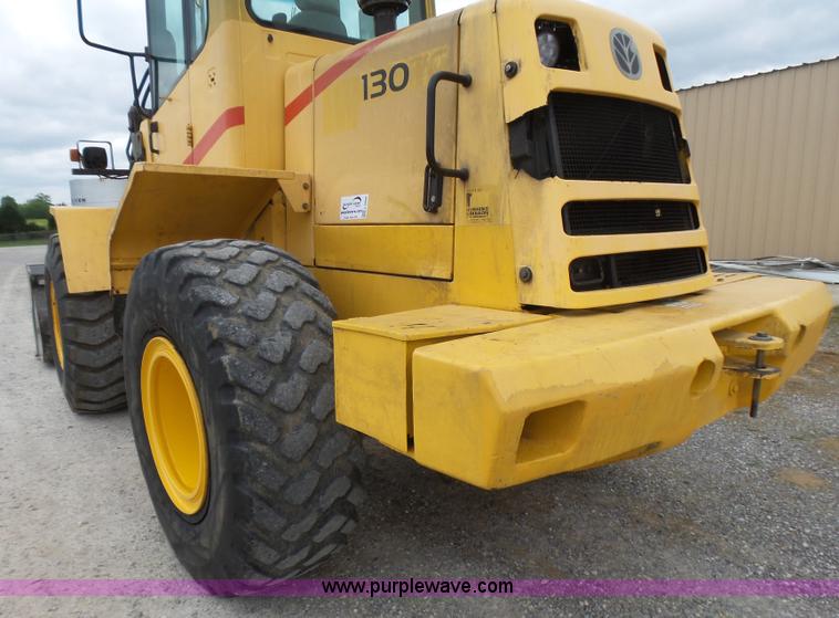 image for item L2000 New Holland 130TC wheel loader