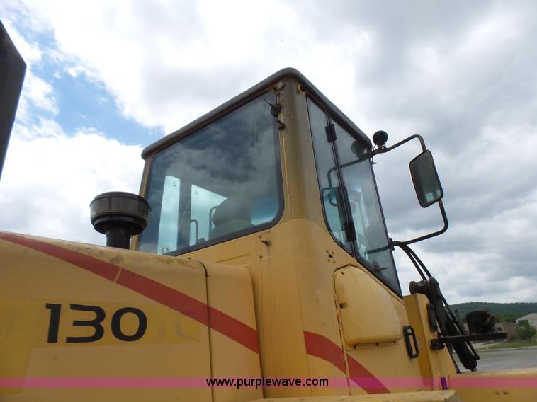 image for item L2000 New Holland 130TC wheel loader