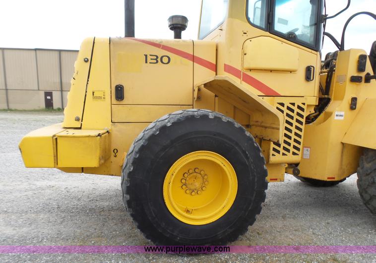 image for item L2000 New Holland 130TC wheel loader