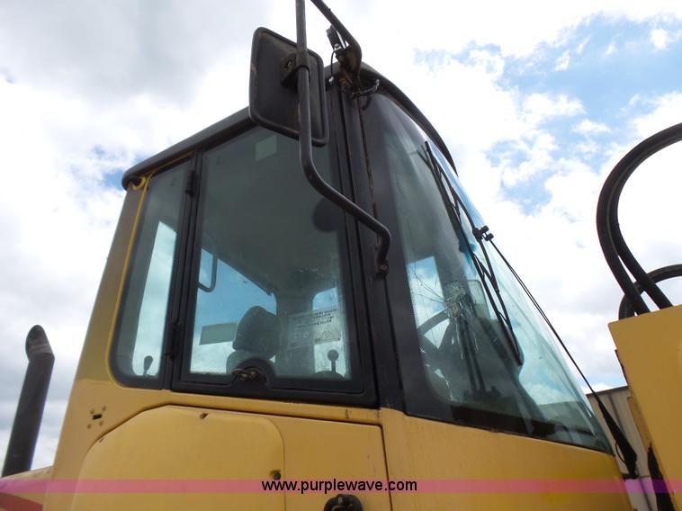 image for item L2000 New Holland 130TC wheel loader