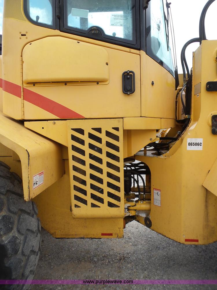 image for item L2000 New Holland 130TC wheel loader
