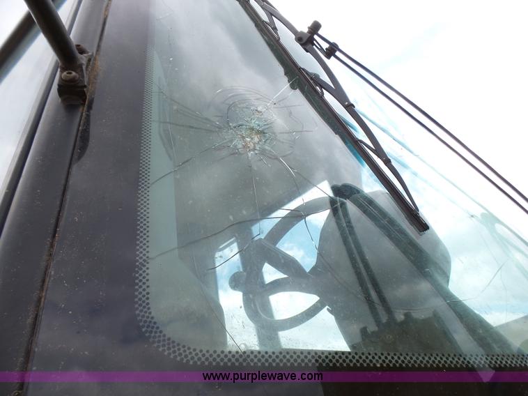 image for item L2000 New Holland 130TC wheel loader