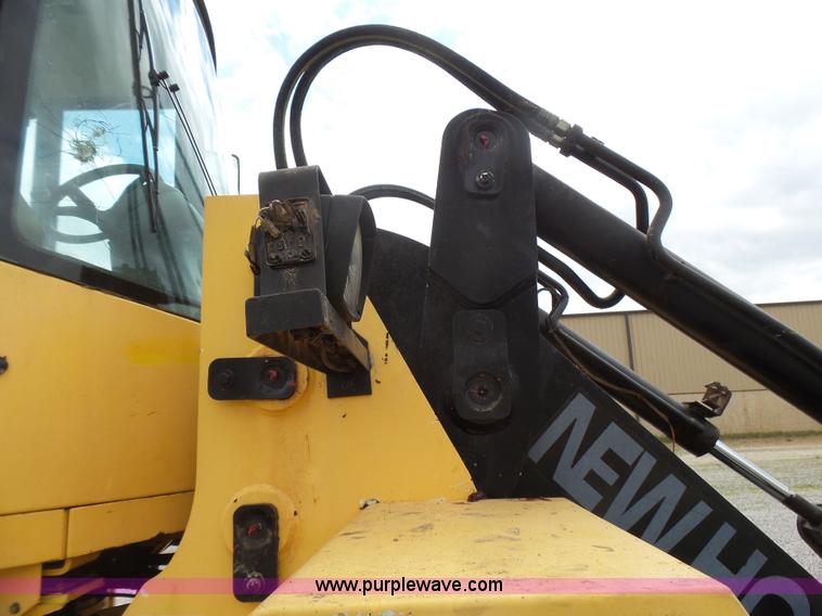 image for item L2000 New Holland 130TC wheel loader