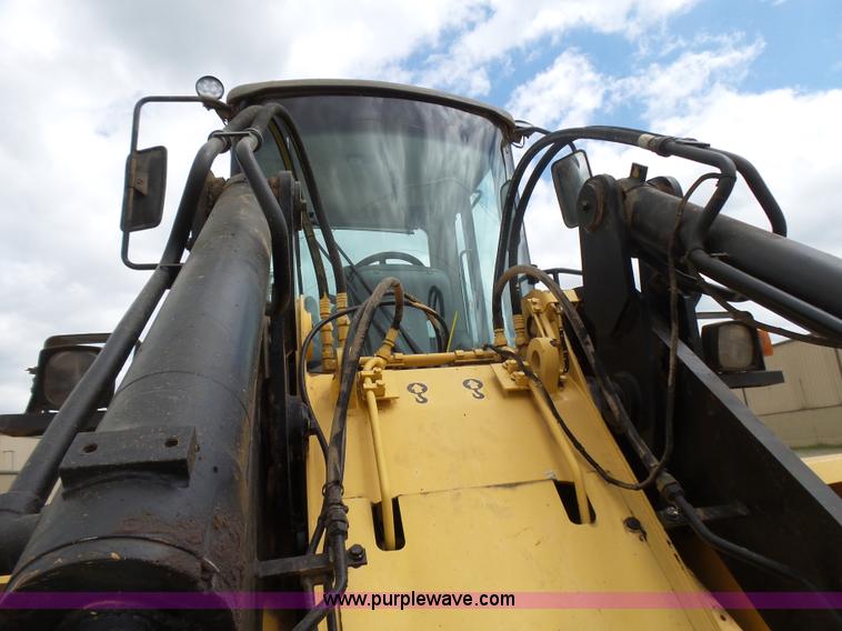 image for item L2000 New Holland 130TC wheel loader
