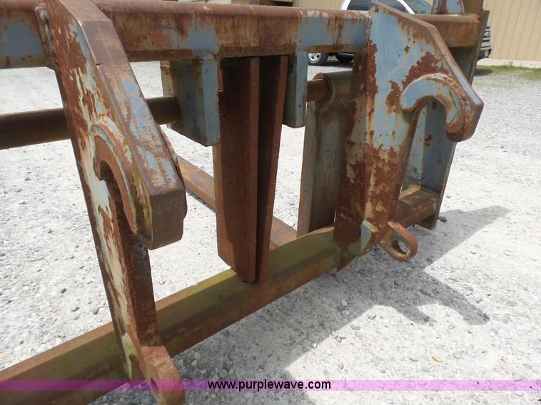 image for item L2000 New Holland 130TC wheel loader