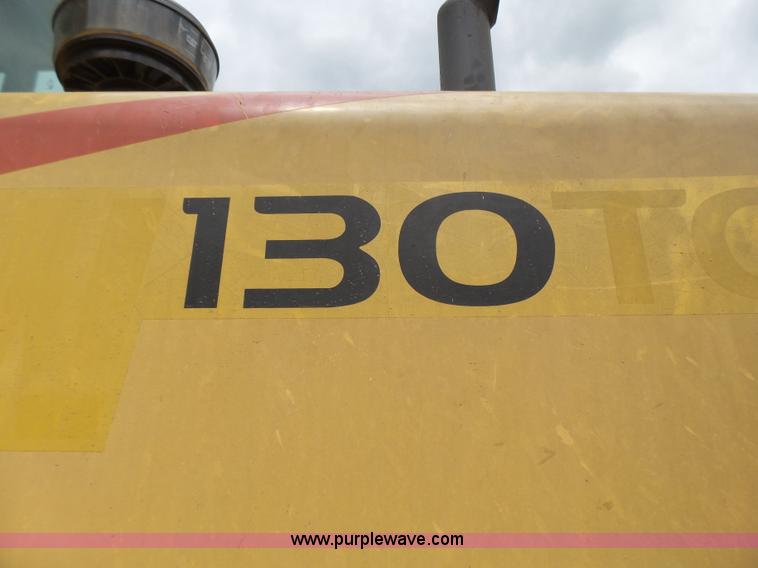 image for item L2000 New Holland 130TC wheel loader