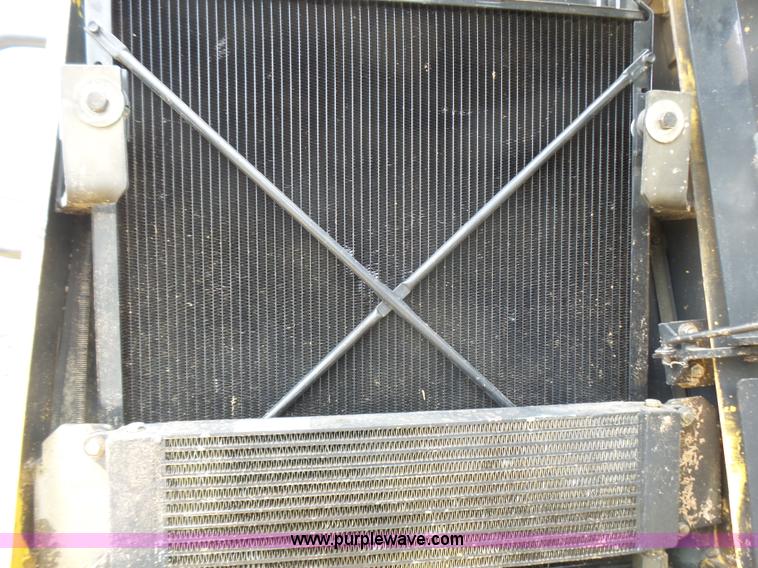 image for item L2000 New Holland 130TC wheel loader