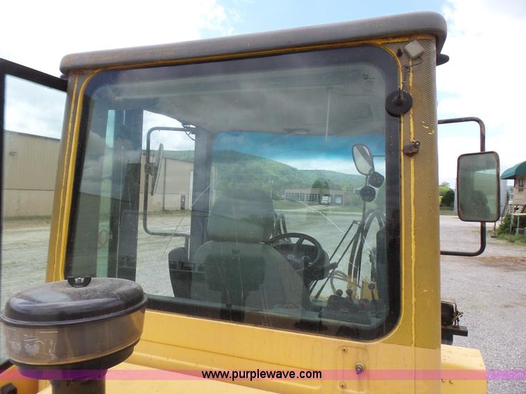 image for item L2000 New Holland 130TC wheel loader