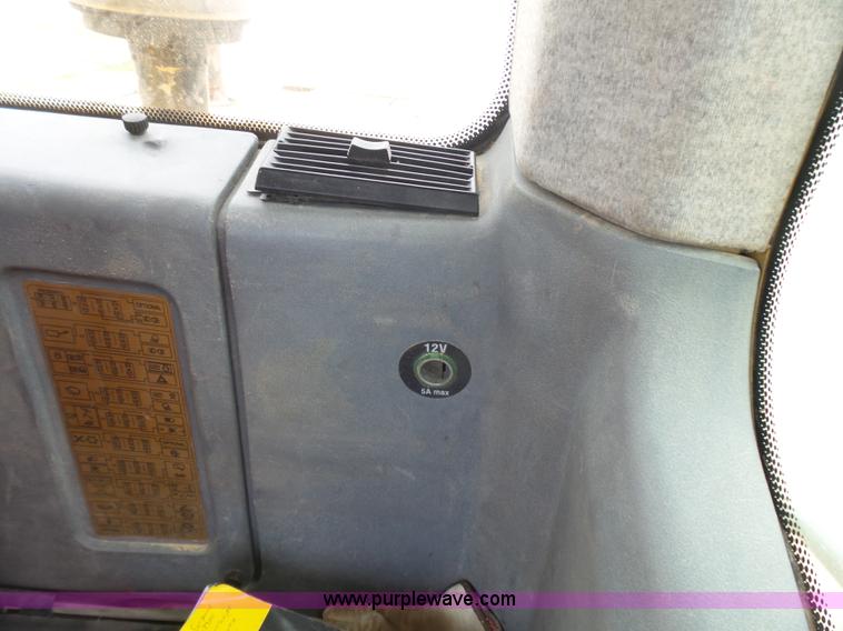 image for item L2000 New Holland 130TC wheel loader