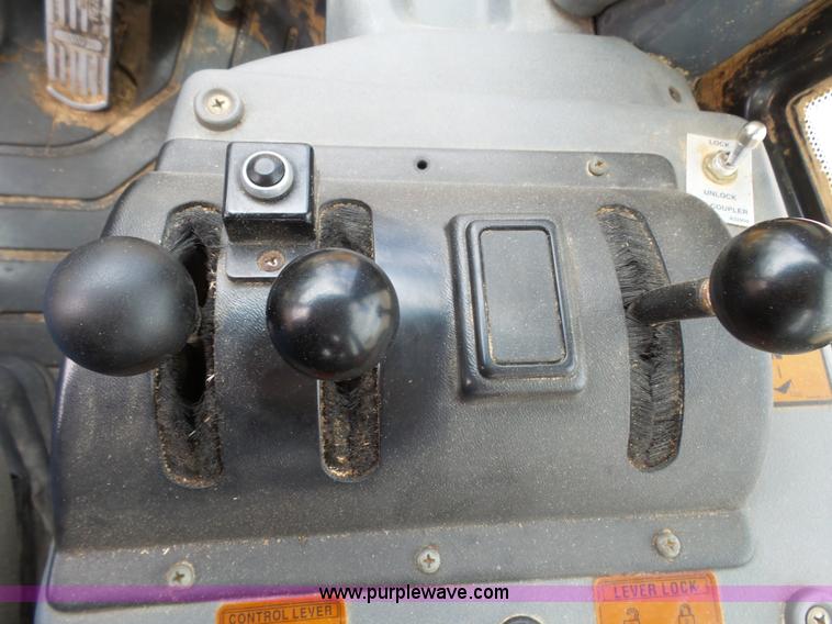 image for item L2000 New Holland 130TC wheel loader