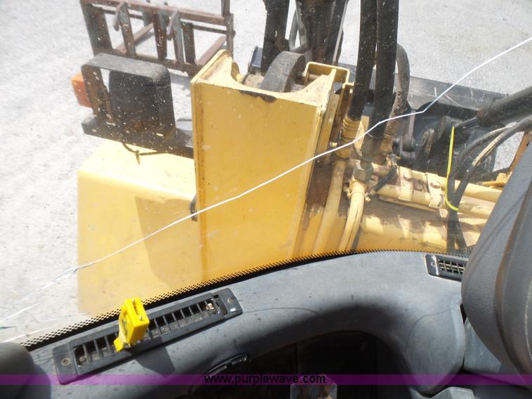 image for item L2000 New Holland 130TC wheel loader
