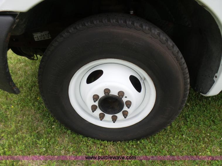 image for item L2001 2000 Ford F350 Super Duty service truck