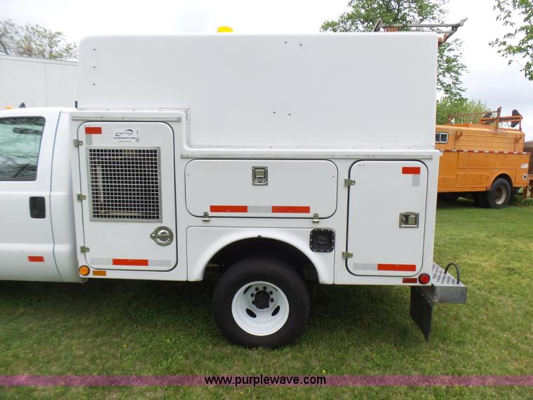 image for item L2001 2000 Ford F350 Super Duty service truck