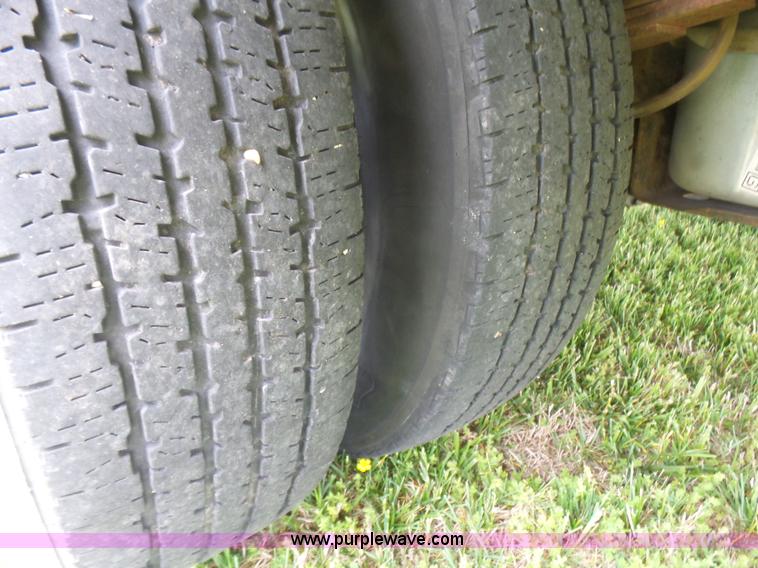 image for item L2001 2000 Ford F350 Super Duty service truck