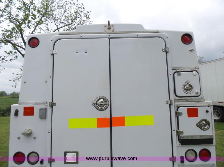 image for item L2001 2000 Ford F350 Super Duty service truck