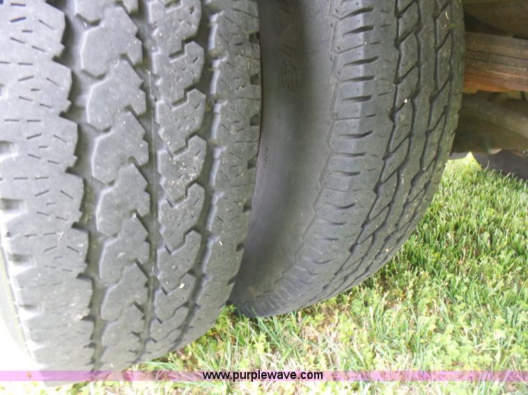 image for item L2001 2000 Ford F350 Super Duty service truck