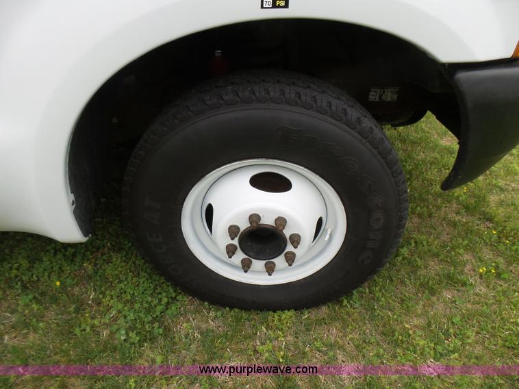 image for item L2001 2000 Ford F350 Super Duty service truck