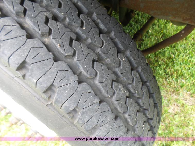 image for item L2001 2000 Ford F350 Super Duty service truck