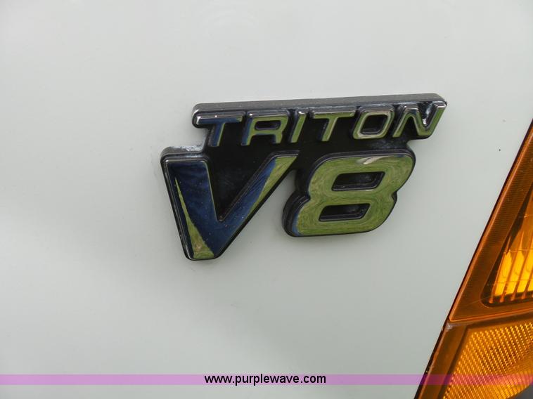 image for item L2001 2000 Ford F350 Super Duty service truck