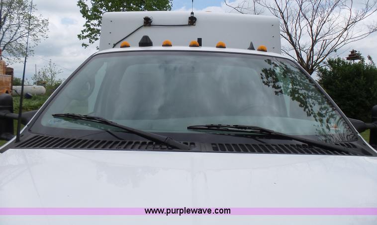 image for item L2001 2000 Ford F350 Super Duty service truck