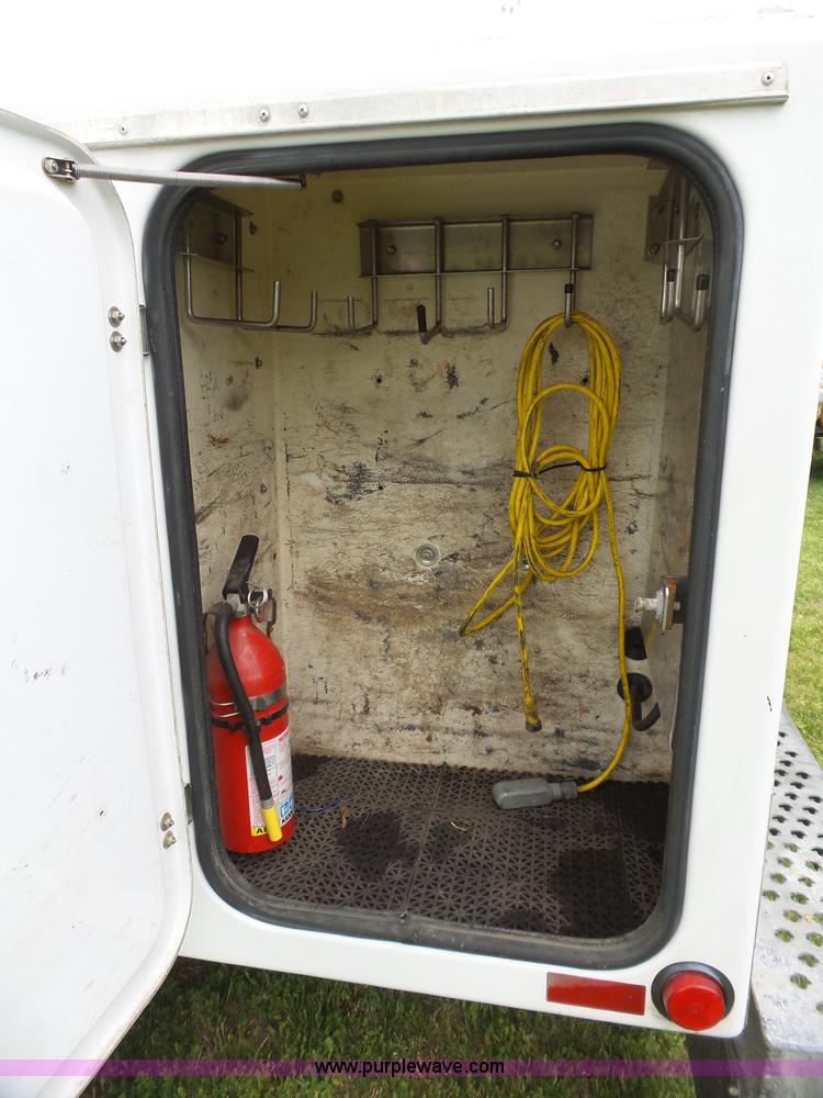 image for item L2001 2000 Ford F350 Super Duty service truck