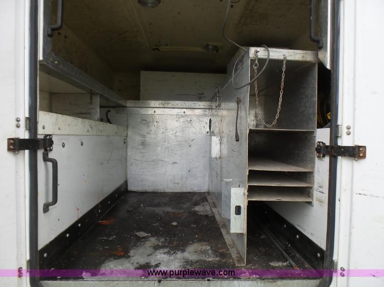 image for item L2001 2000 Ford F350 Super Duty service truck