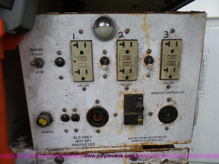 image for item L2001 2000 Ford F350 Super Duty service truck