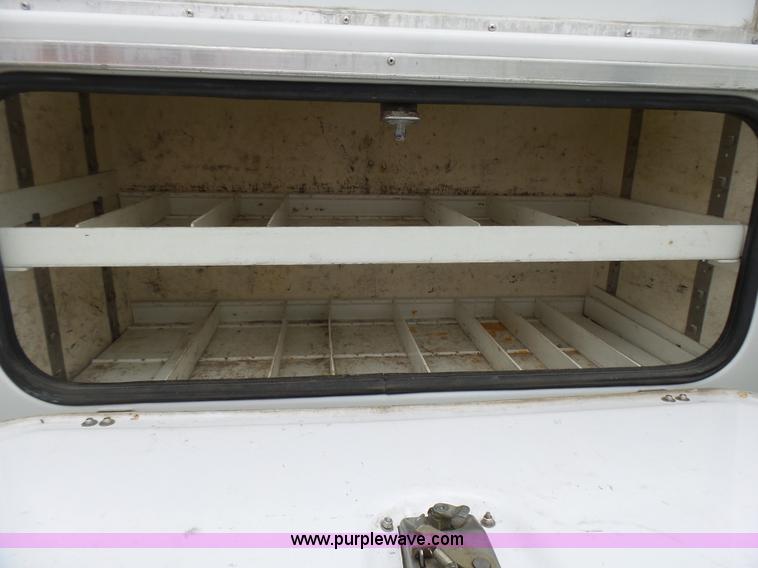 image for item L2001 2000 Ford F350 Super Duty service truck