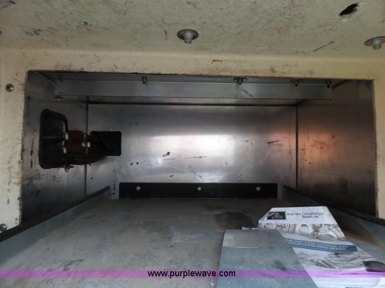 image for item L2001 2000 Ford F350 Super Duty service truck