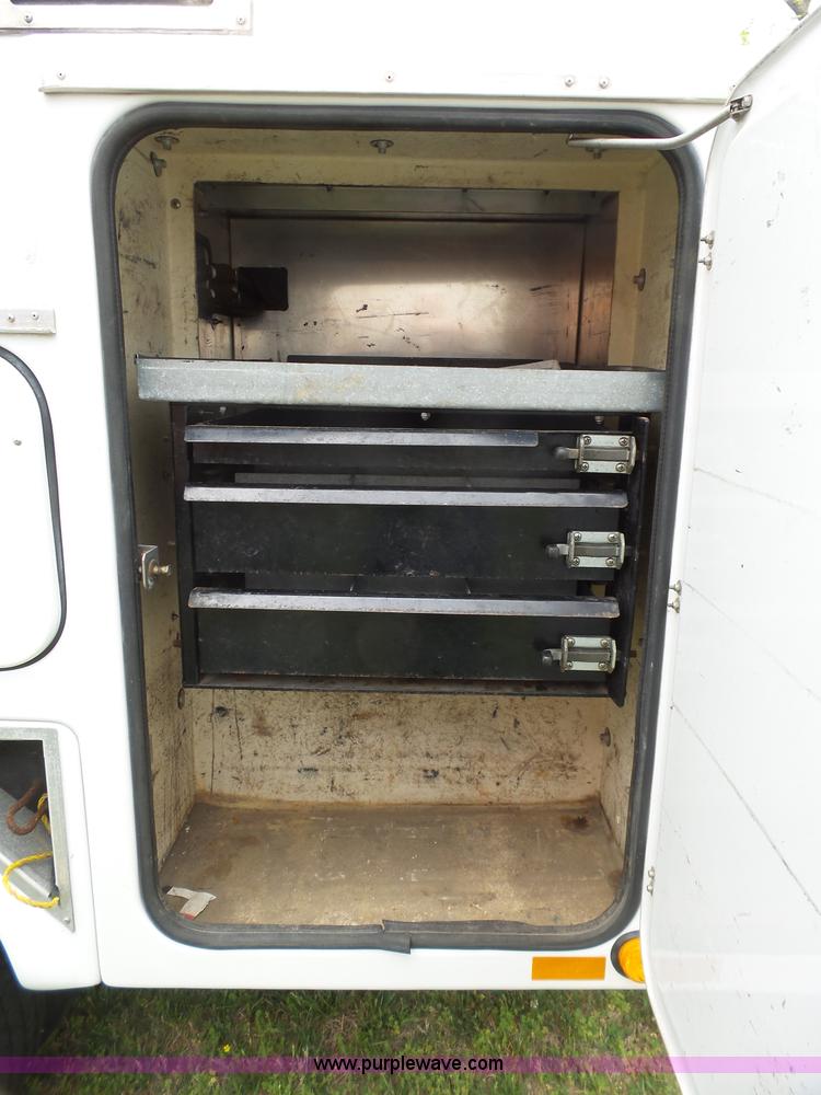 image for item L2001 2000 Ford F350 Super Duty service truck