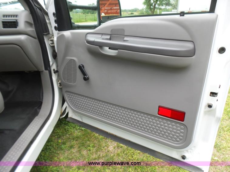 image for item L2001 2000 Ford F350 Super Duty service truck