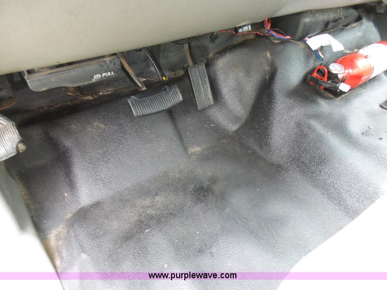 image for item L2001 2000 Ford F350 Super Duty service truck