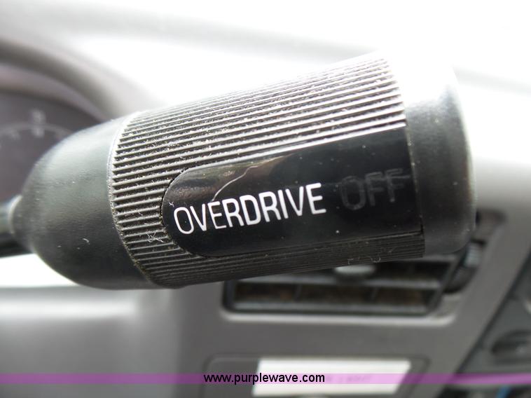 image for item L2001 2000 Ford F350 Super Duty service truck