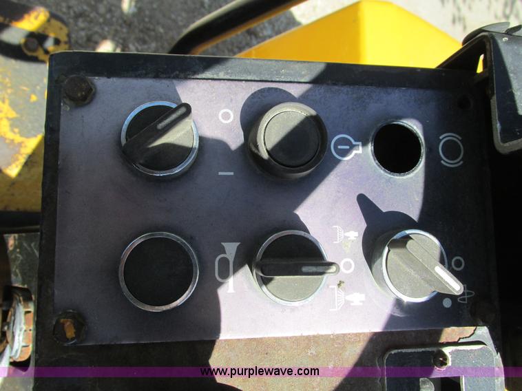 image for item L2003 Dynapac CC122 double drum roller