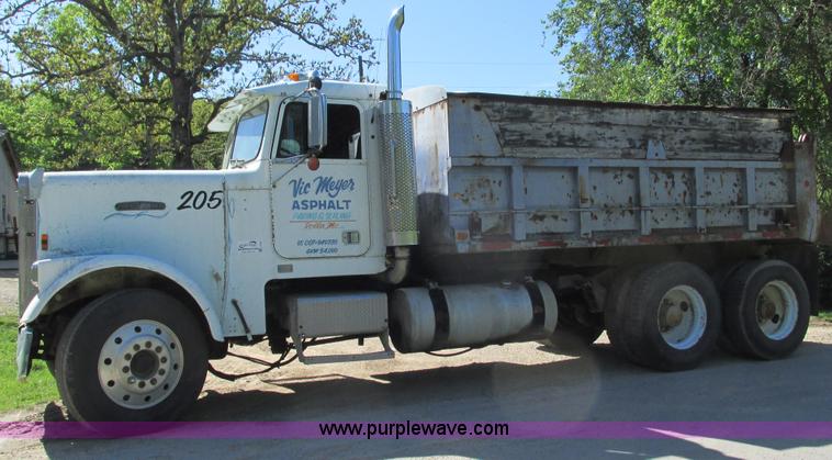 image for item L2005 1987 Freightliner FLC-64T dump truck