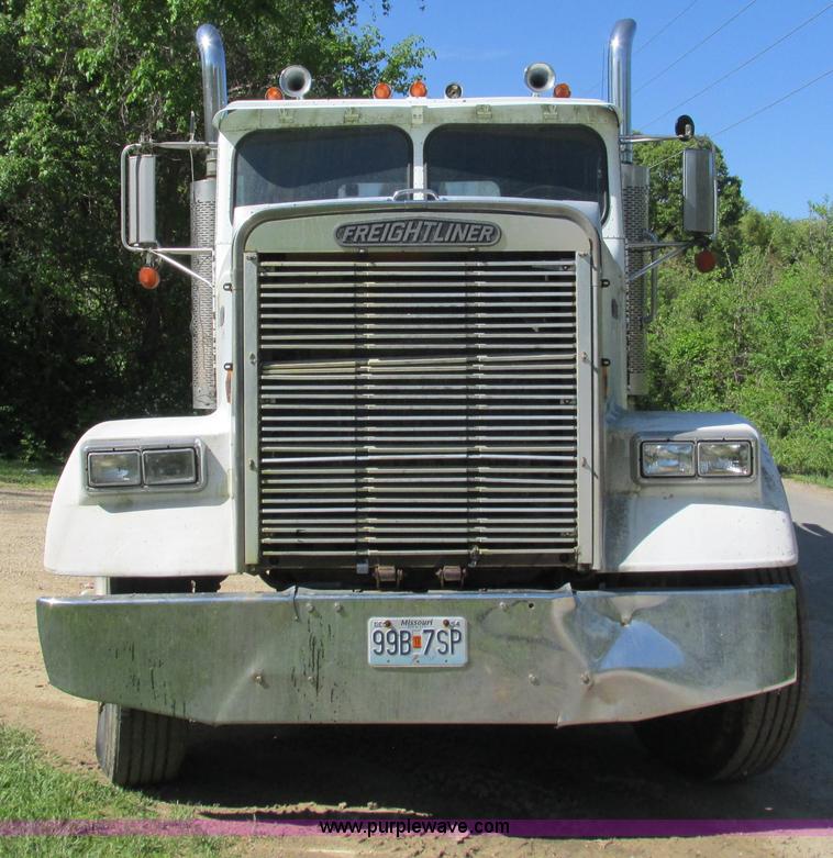 image for item L2005 1987 Freightliner FLC-64T dump truck