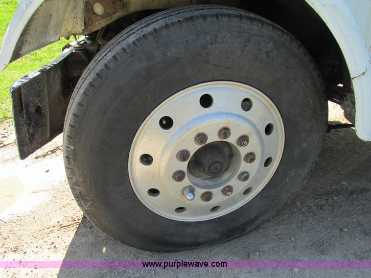 image for item L2005 1987 Freightliner FLC-64T dump truck