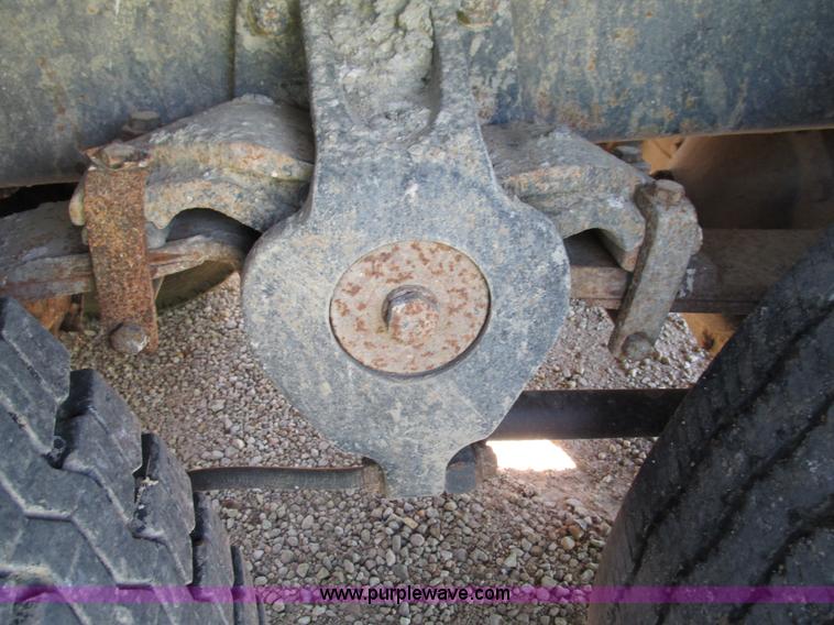 image for item L2005 1987 Freightliner FLC-64T dump truck