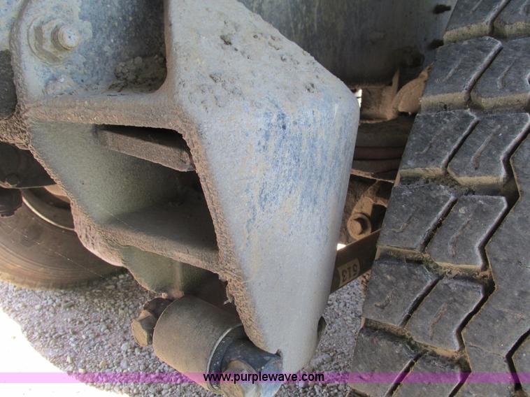 image for item L2005 1987 Freightliner FLC-64T dump truck