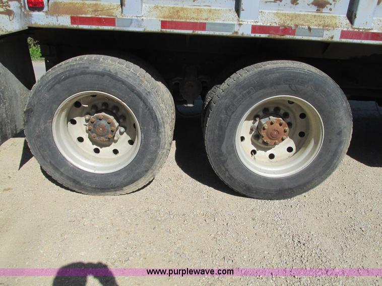 image for item L2005 1987 Freightliner FLC-64T dump truck