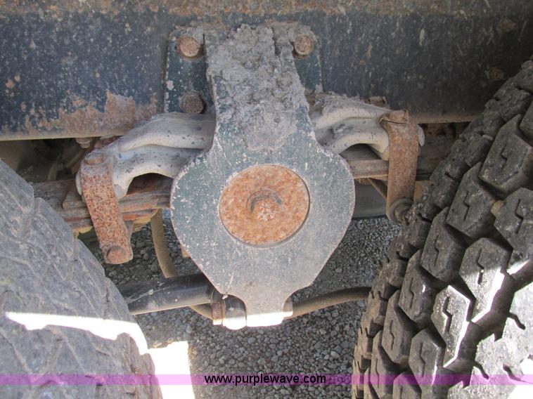 image for item L2005 1987 Freightliner FLC-64T dump truck