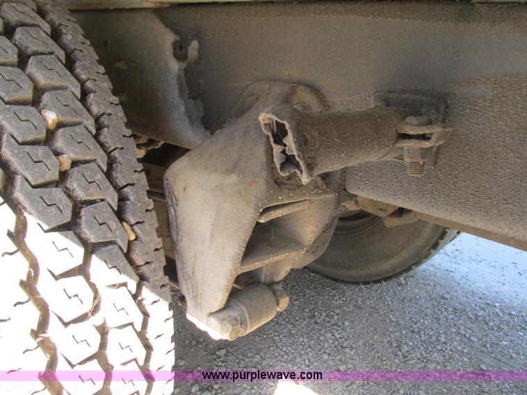 image for item L2005 1987 Freightliner FLC-64T dump truck