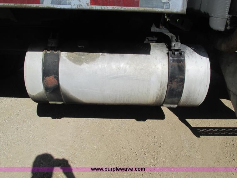 image for item L2005 1987 Freightliner FLC-64T dump truck