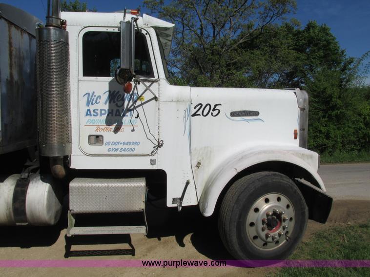 image for item L2005 1987 Freightliner FLC-64T dump truck